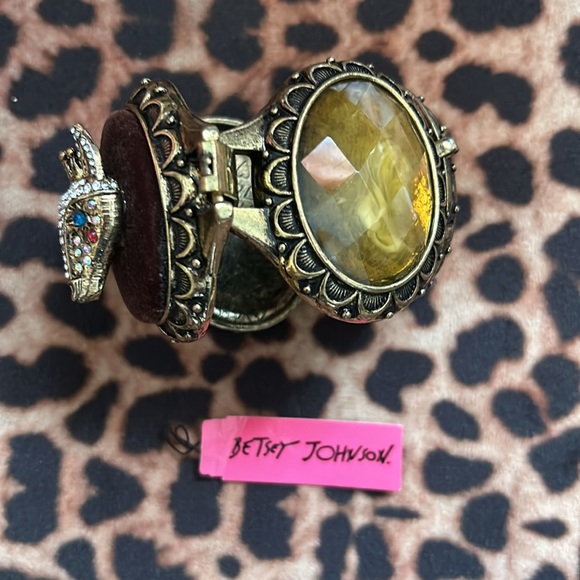 Betsey Johnson Chunky Fox and Owl Bracelet - Picture 10 of 14